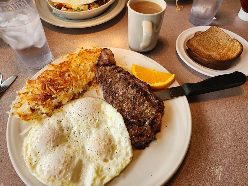 Anthony's Pancake House & Restaurant food